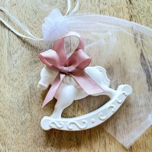 Cavalo de baloiço em gesso perfumado