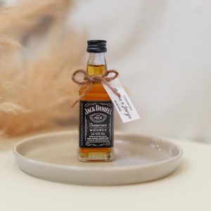 garrafinha Jack Daniels para lembrança de casamento