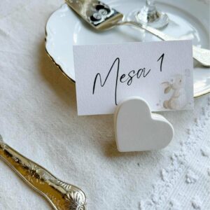 Marcador de mesa coelho com base coração em gesso perfumado para casamento, batizado ou comunhao