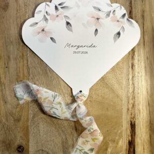 leque para o calor de batizado ou comunhao com flores e fitinha