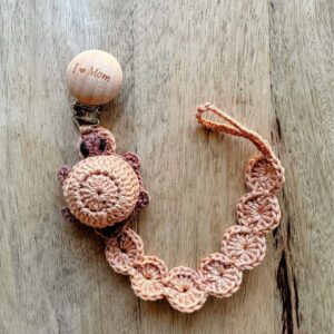 porta chupetas em crochê para bebé ou criança com uma Tartaruga